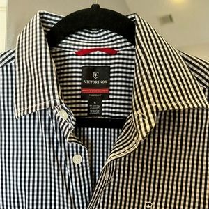 Victorinox Swiss Army Men’s tailored, fit button-down shirt NWOT